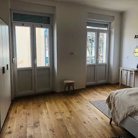 Kolovare Beachfront Apartamento Zadar