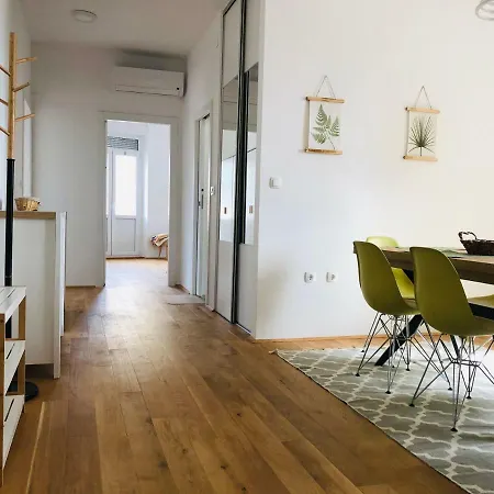 Apartamento Kolovare Beachfront *
